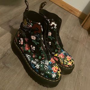 Brand new platform doc martens